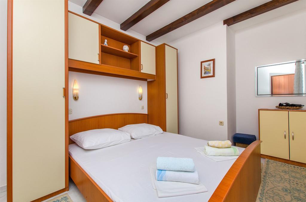 Apartments Vojka Milna  Zewnętrze zdjęcie